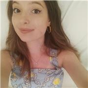 Studentessa offre ripetizioni di francese e spagnolo